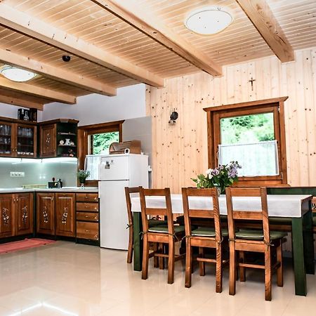 Central Chalet Varsag Екстер'єр фото
