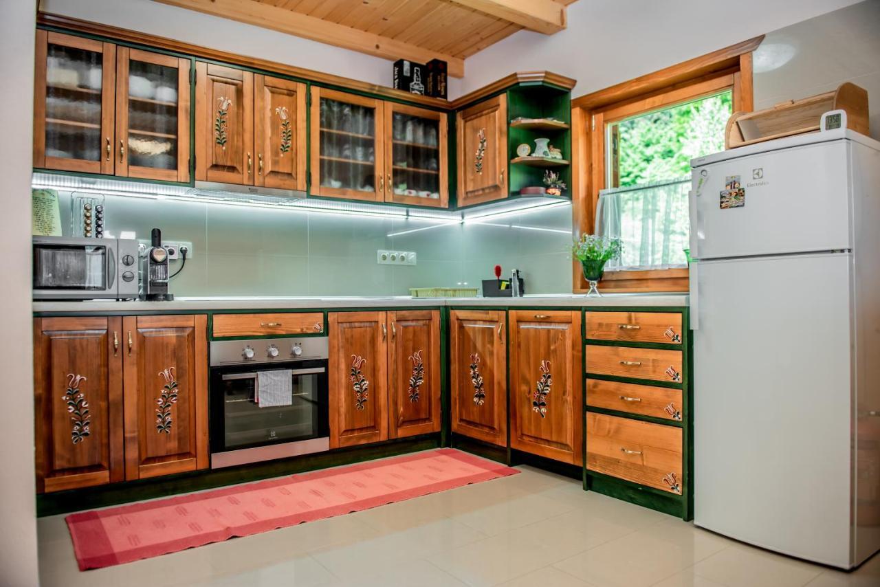 Central Chalet Varsag Екстер'єр фото